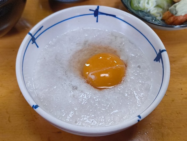 とろろ汁とたまご