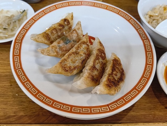 餃子3皿目