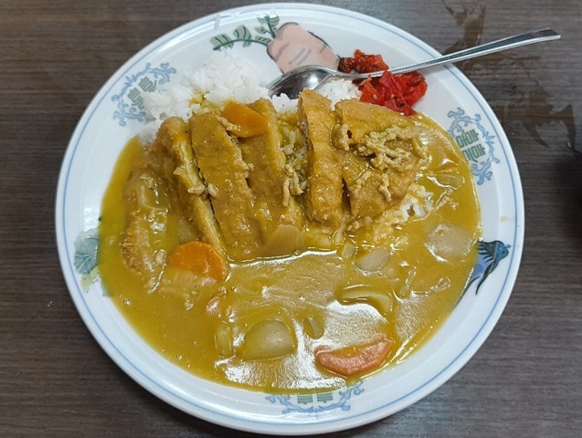 カツカレー（ご飯半分）