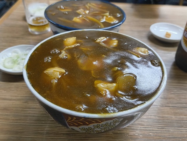 カレー南蛮そばとカレー南蛮そば玉落とし（大盛）