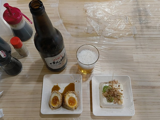 大瓶（633＝大人の義務教育）に冷奴」と肉巻き玉子
