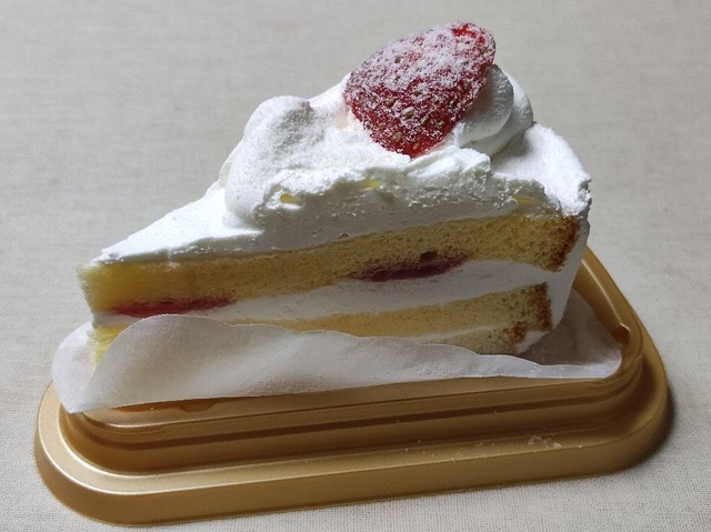 糖質を抑えた苺のショートケーキ