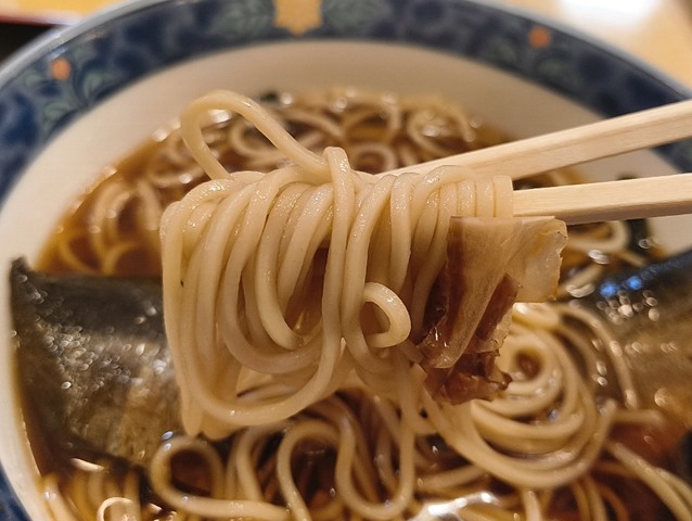 蕎麦を手繰る