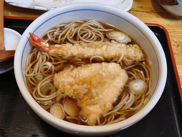 海老天とキス天とかけで天ぷらそばを気取ってみる