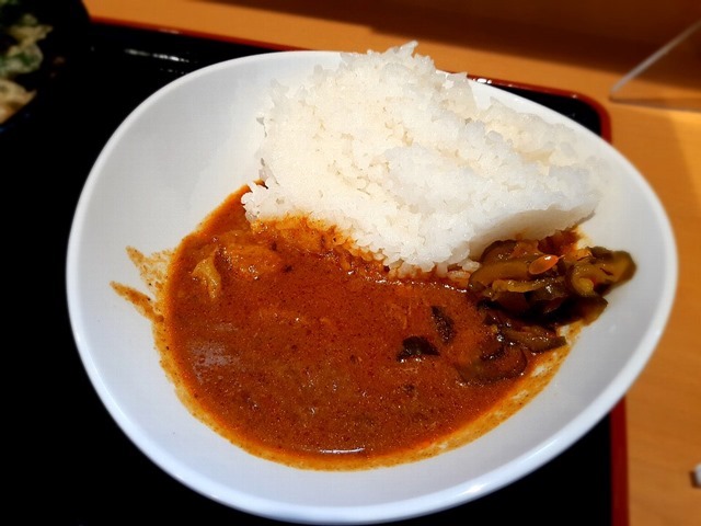 よもだそばの半カレー