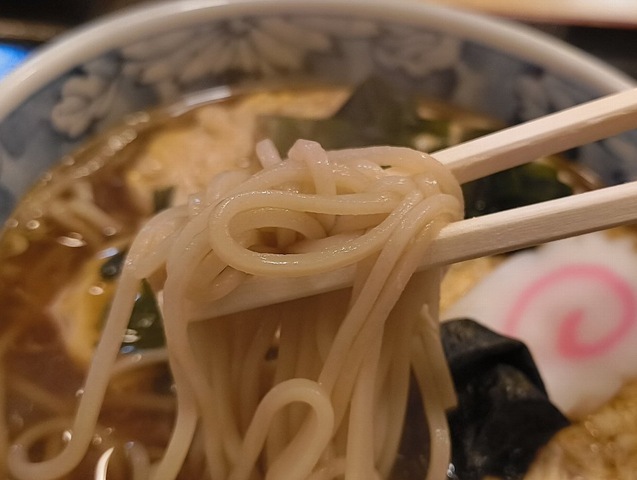 蕎麦を手繰る