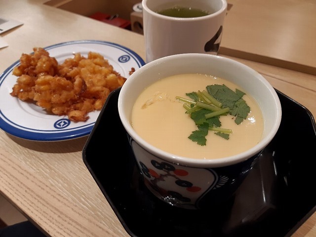 とうもろこしのかき揚げと茶わん蒸し