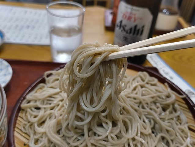 蕎麦を手繰る