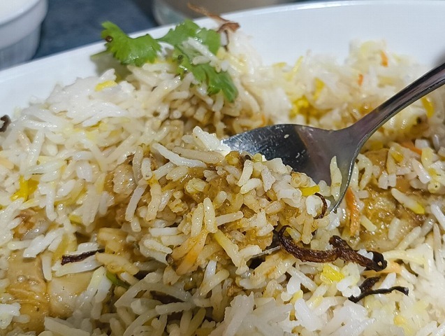 バスマティライスを食べる