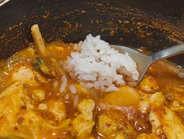 ご飯とスンドゥプチゲのハイブリッド
