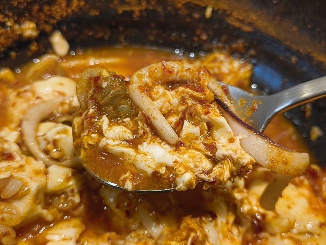 海鮮を食べる