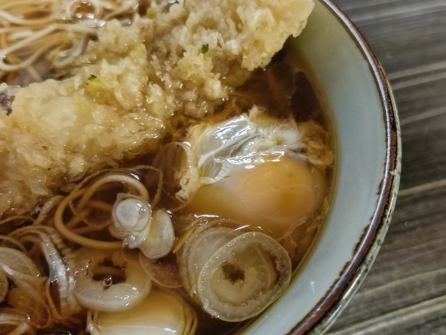 白身が濁った生たまご
