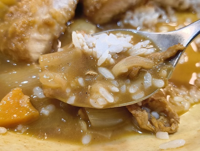 ご飯も食べる