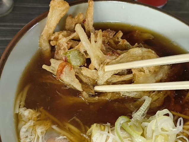 かき揚げを汁に沈めるのだ