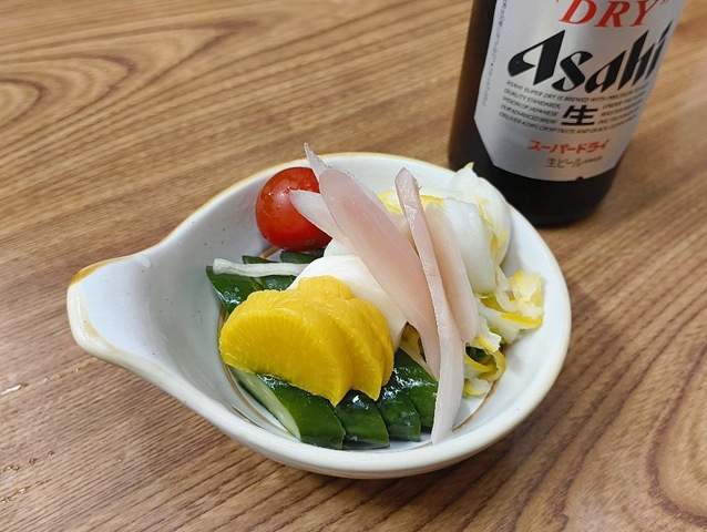 ビールとおしんこ盛り合わせ