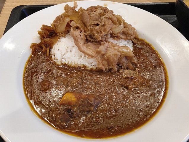 創業ビーフカレギュウ（ライス小盛）