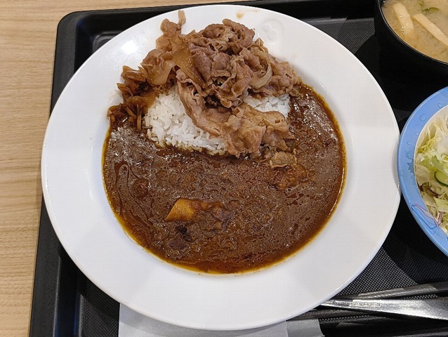 創業ビーフカレギュウ（ライス小盛）