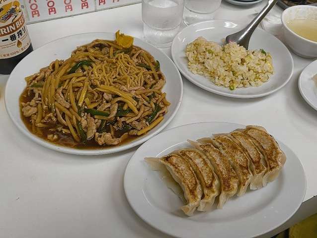 ルース焼きそばと餃子とチャーハン