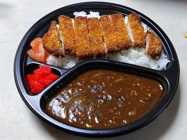 デリバリーｰのカツカレー