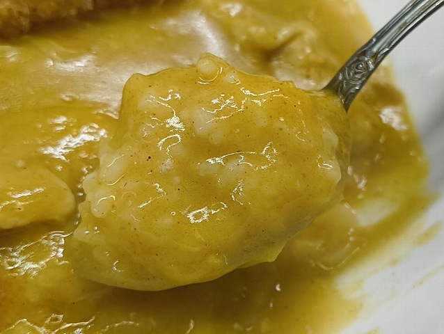 ライスカレーを食べる