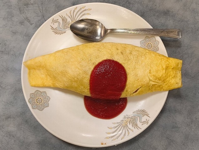 「中華料理 ぼたん」の「オムライス」と「エビチリ」と「餃子」で「スーパードライ」の大瓶（633＝大人の義務教育）をやろうと云うのだ。最後に「オムライス」がでてきたが、「ラード」の香りも高いこの「オムライス」を6分の1だけ食べて、 今日もうまかったのだよ（笑）。（中華料理 ぼたん：浅草一丁目）