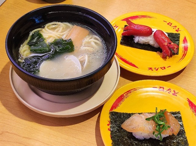 はまぐり塩ラーメンとタコさんウインナー包みと鯛めし風つつみ