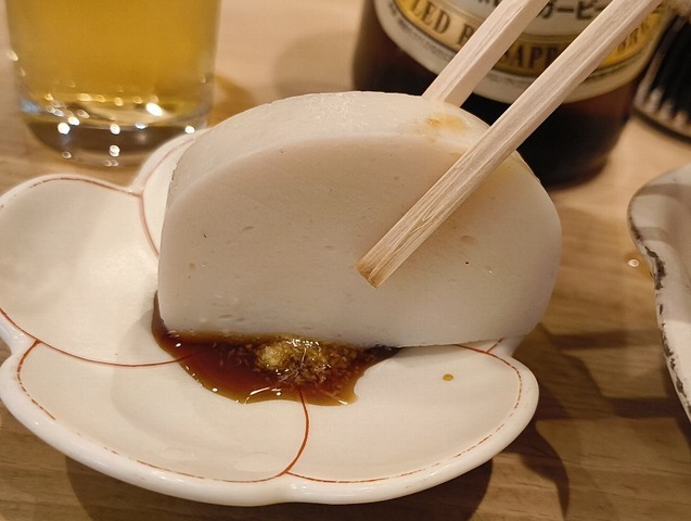 板わさを食べる