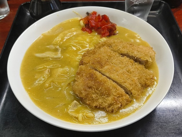 世界一うまい蕎麦屋のカツカレー