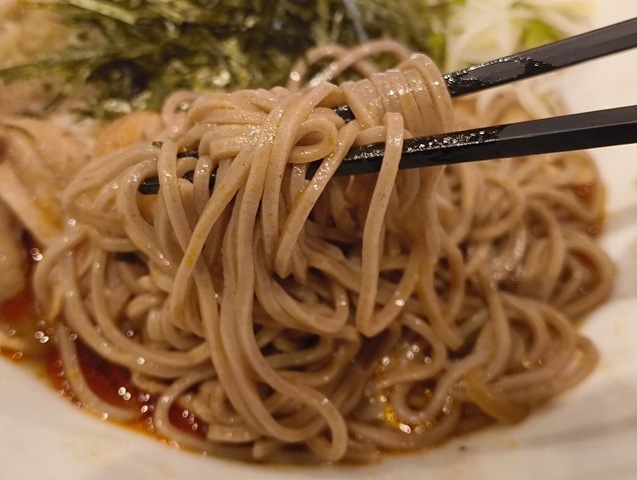蕎麦を手繰る