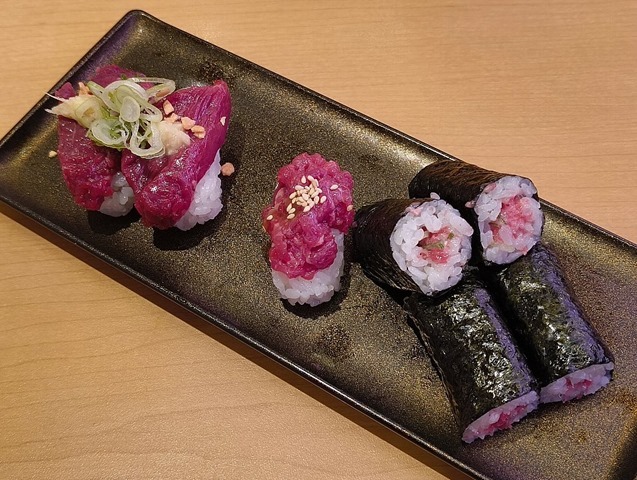 馬刺し食べ比べ