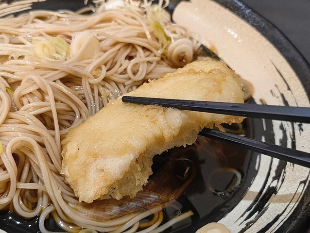 かしわ天を食べる