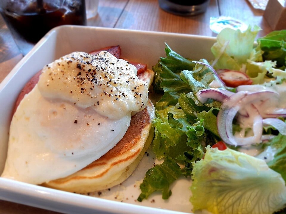 ベーコンエッグのパンケーキ豆乳ホワイトソース で朝食 ココノハ 東京スカイツリータウン ソラマチ店 墨田区押上1丁目 東京ソラマチ4f モモログ4