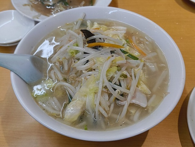 絶妙な塩味のタンメン