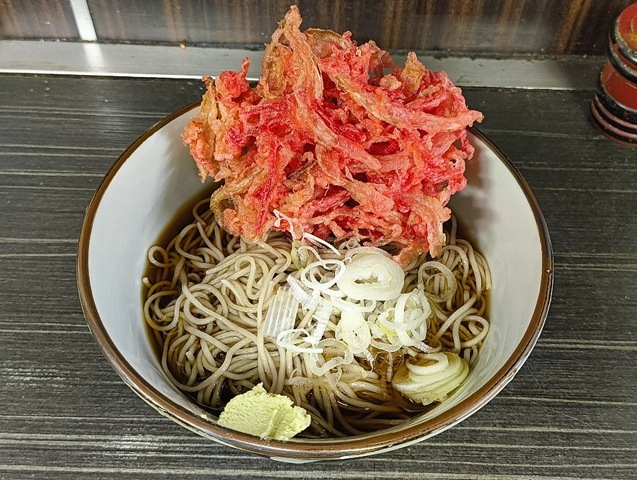 冷し紅ショウガ天そば