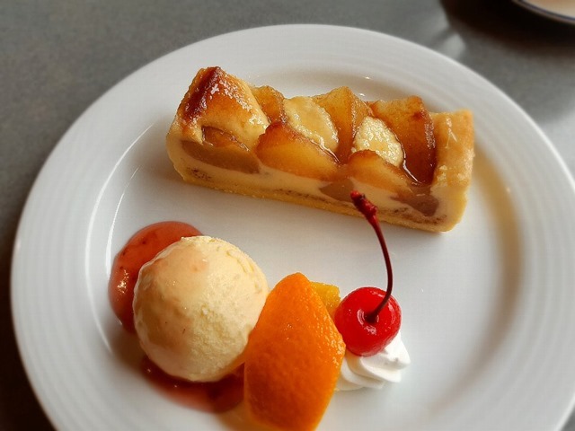 りんごのケーキセット
