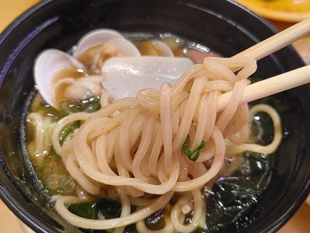 ラーメンを食べる