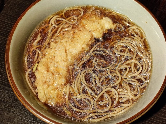 辛めの汁にずぶずぶと浸したイカ天