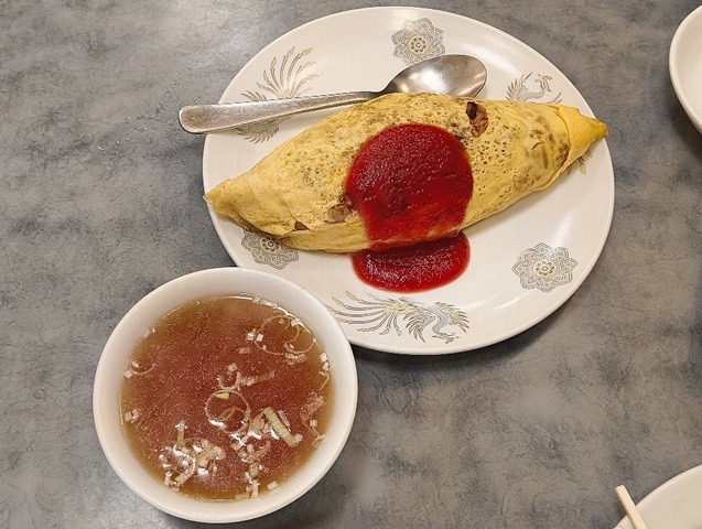 オムライスとスープ