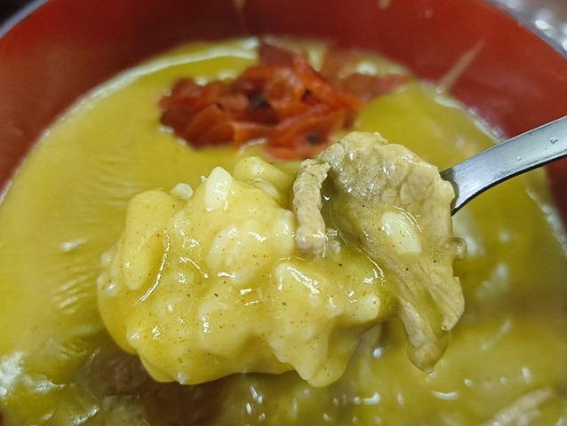 ライズカレーを食べる