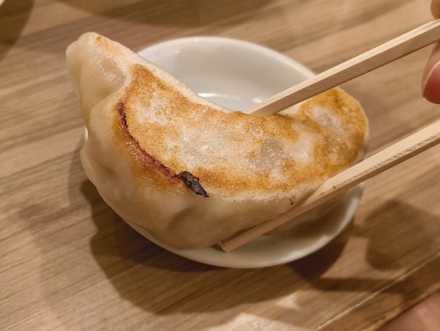 餃子で呑む