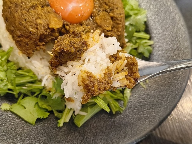 ドライキーマアクレーを食べる