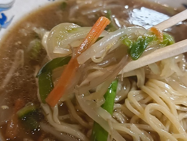 野菜を食べる