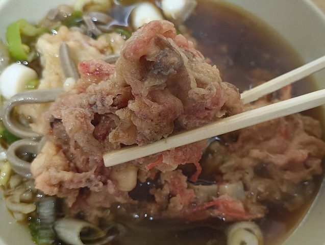 JKB特有のゲソと紅生姜が織りなす、あのお好み焼きのような一体感が抜群なのである