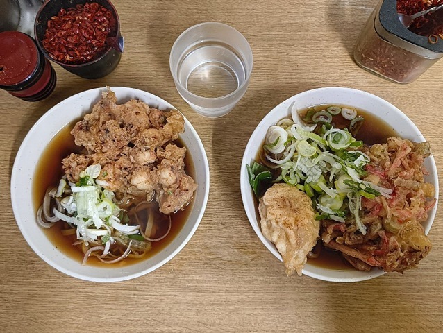 ジャンボゲソ天＋太そば（小盛）とJKB＋蕪菁天＋太そば（小盛）