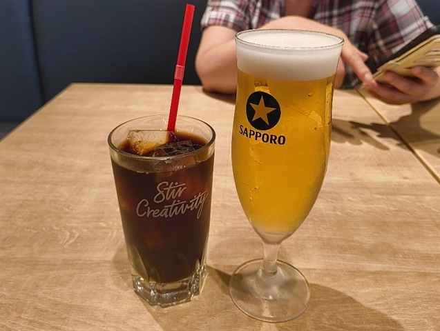 アイスコーヒーとサッポロ黒ラベル 生ビール