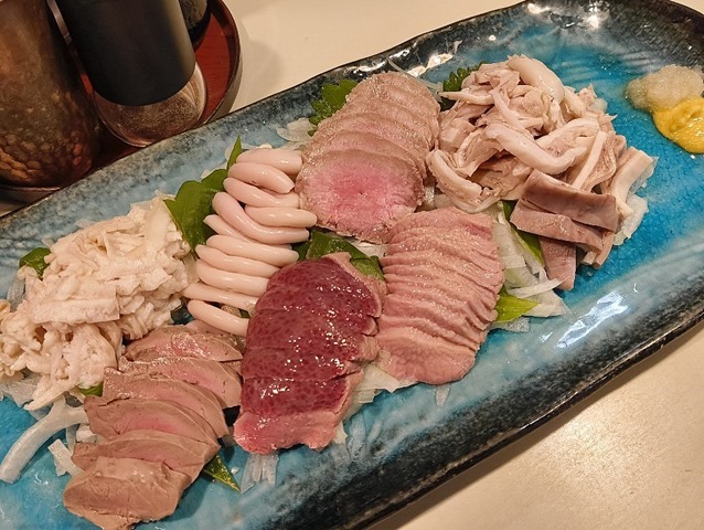 ゆでもつ刺し