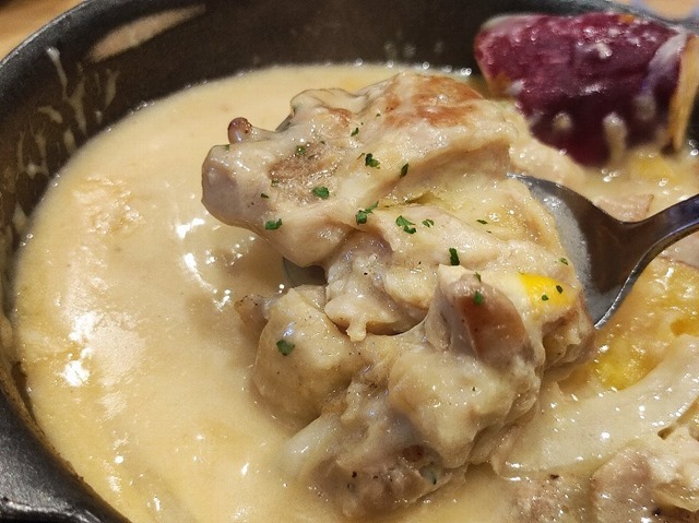 鶏肉がゴロゴロしている