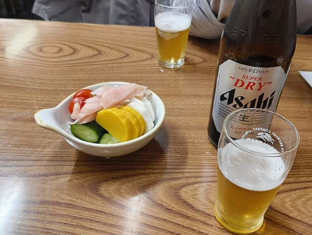 ビールとおしんこ盛り合わせ