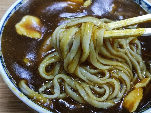 蕎麦を手繰る