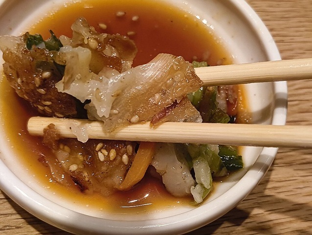 ネギニラチヂミを食べる